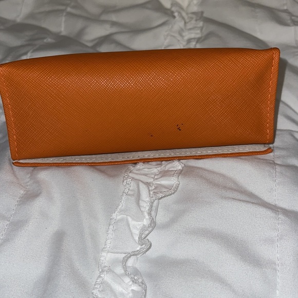 Tory Burch glasses case - Picture 3 of 4